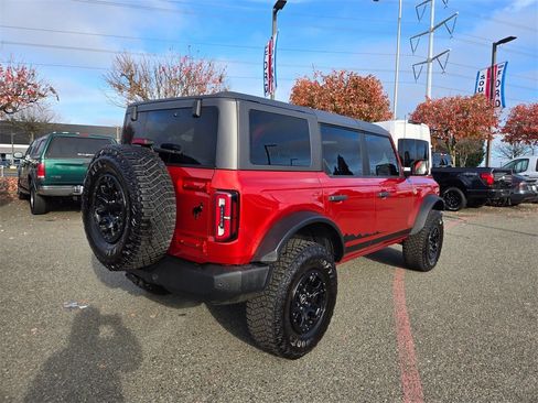 Used 2024 Ford Bronco Wildtrak image 5