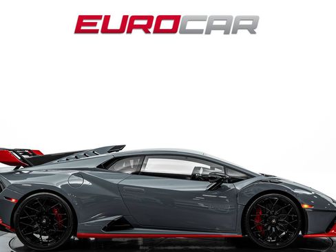 Used 2023 Lamborghini Huracan STO RWD image 6