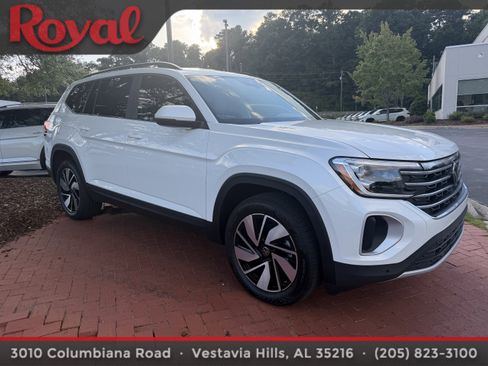 Certified 2026 Volkswagen Atlas SE w/ Panoramic Sunroof Package FWD image 3