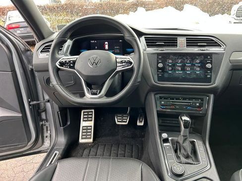 Used 2022 Volkswagen Tiguan SE R-Line AWD/4WD image 13