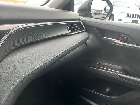 Used 2021 Toyota Camry SE image 40