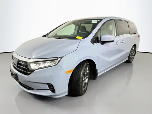 Used 2024 Honda Odyssey Elite image 3