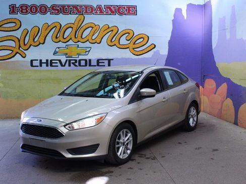 Used 2018 Ford Focus SE image 2