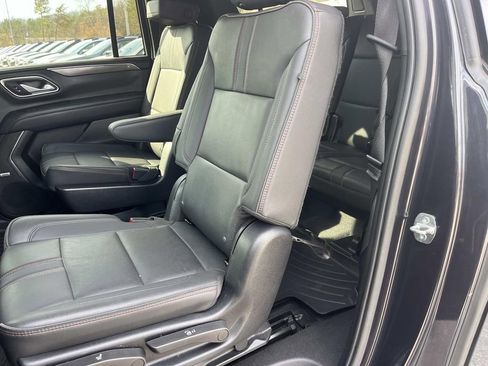 Used 2022 Chevrolet Suburban RST w/ Luxury Package image 19