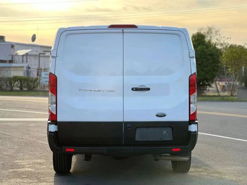 Used 2020 Ford Transit 250 Low Roof RWD image 4