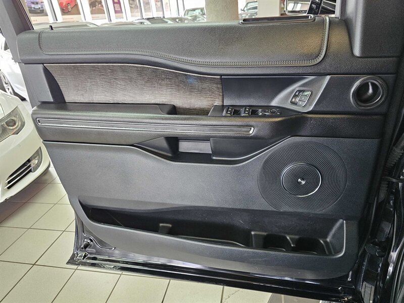 Used 2018 Ford Expedition Max Limited AWD/4WD image 22