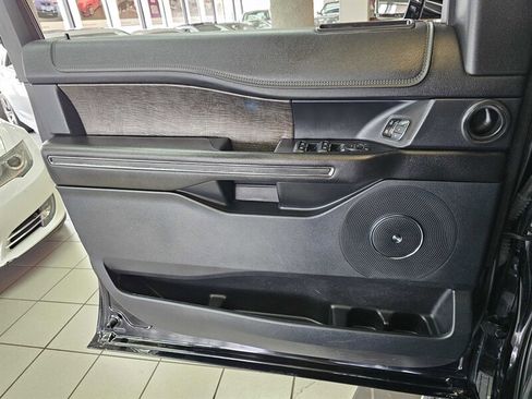 Used 2018 Ford Expedition Max Limited image 22