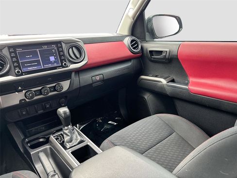 Used 2021 Toyota Tacoma SR5 w/ SR5 Appearance Package (SM) image 21