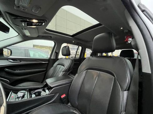 Used 2022 Jeep Grand Cherokee Limited 4xe w/ Luxury Tech Group II image 8