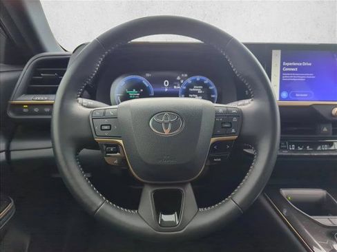 Certified 2025 Toyota Crown Signia XLE image 15