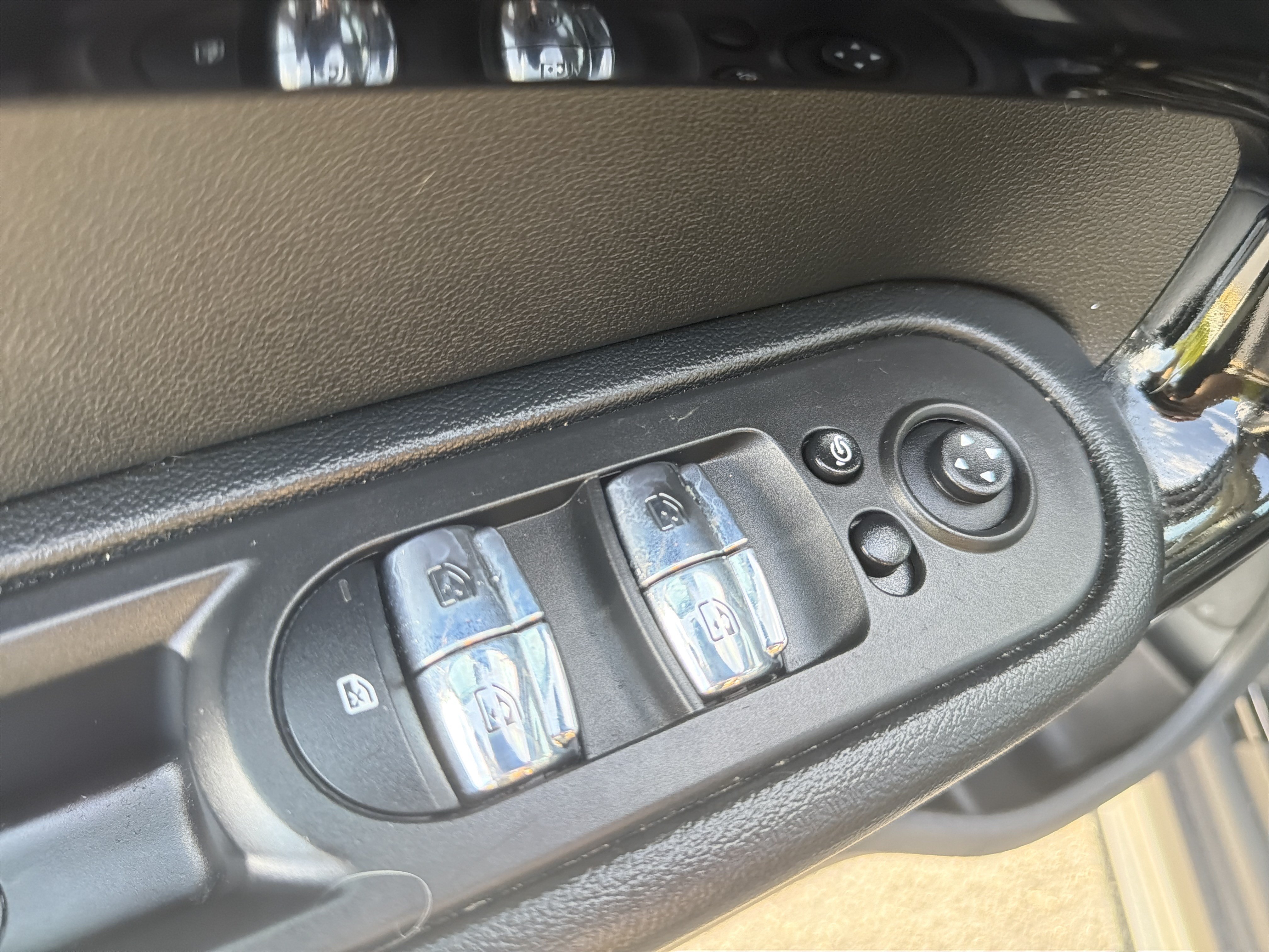 Used 2024 MINI Cooper Countryman S w/ Premium Package FWD image 26