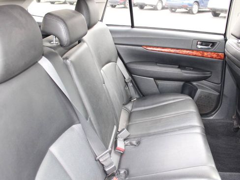 Used 2010 Subaru Outback 2.5i Limited AWD/4WD image 19