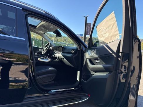 New 2026 Mercedes-Benz GLS 450 4MATIC image 29