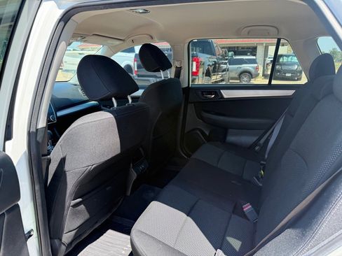 Used 2019 Subaru Outback 2.5i Premium image 12