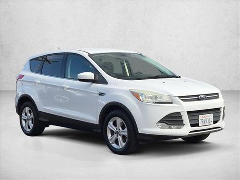 Used 2016 Ford Escape SE FWD image 3