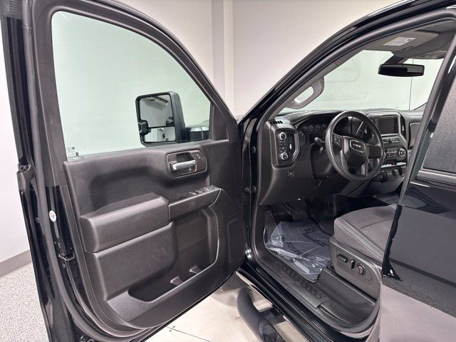 Used 2021 GMC Sierra 1500 4x4 Crew Cab w/ Sierra Value Package image 8