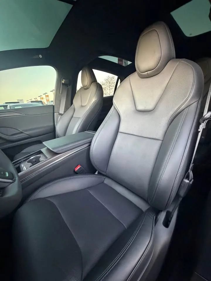 Used 2026 Tesla Model X AWD/4WD image 9