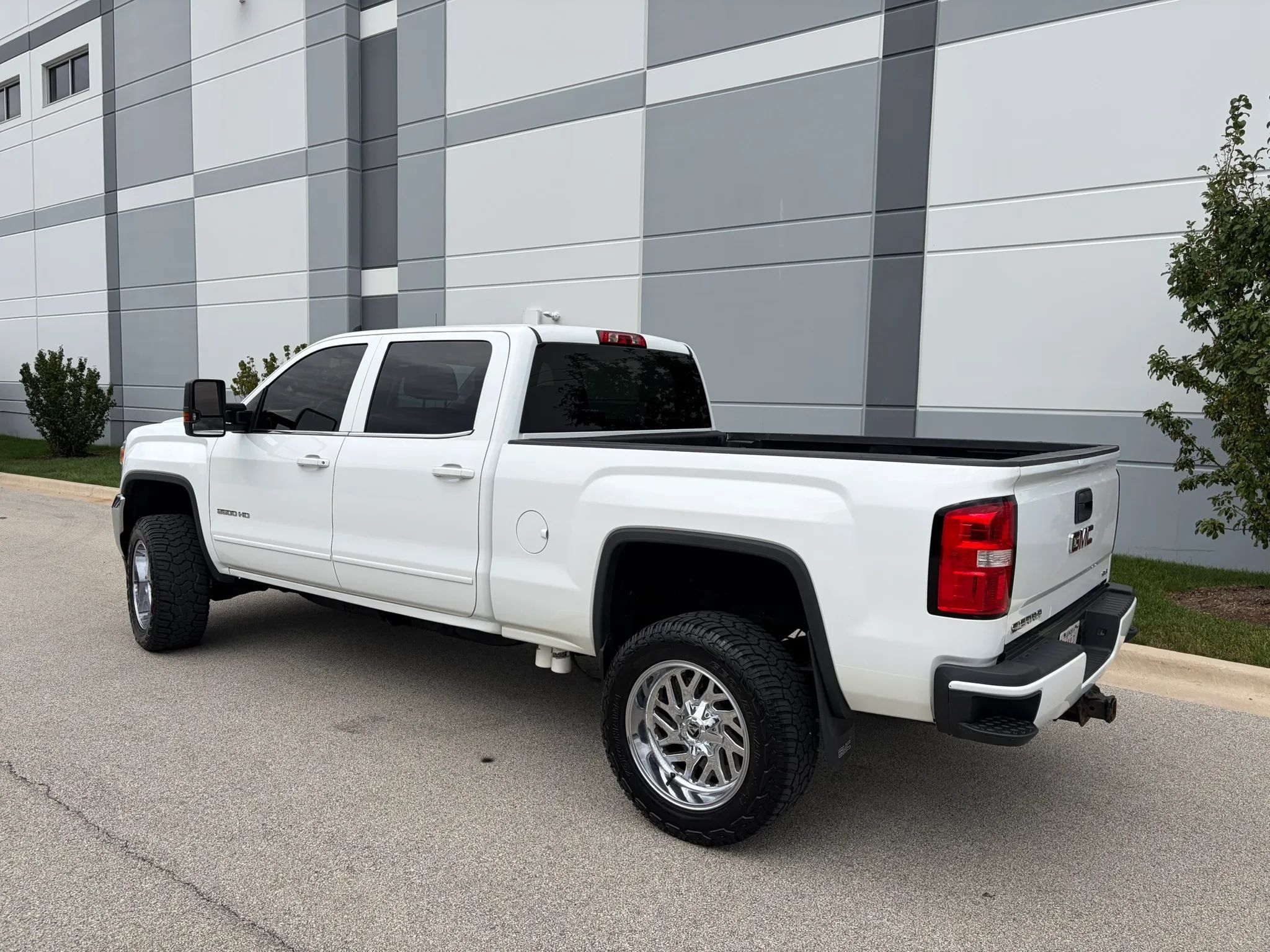 Used 2015 GMC Sierra 2500 SLE AWD/4WD image 5