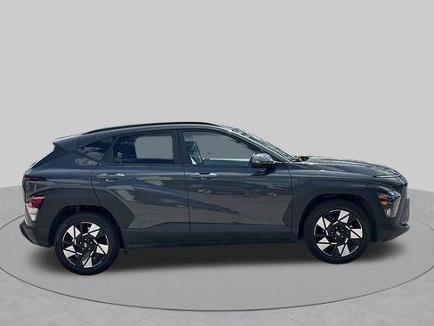 Used 2025 Hyundai Kona SEL FWD image 6