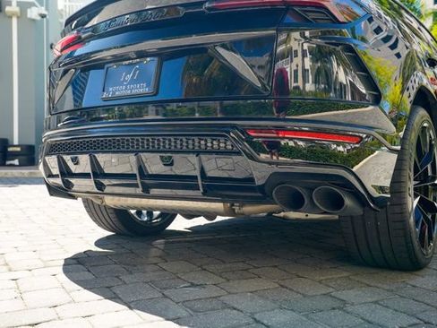 Used 2022 Lamborghini Urus image 46