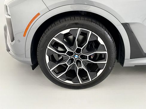 Used 2026 BMW X7 xDrive40i w/ M Sport Package AWD/4WD image 29