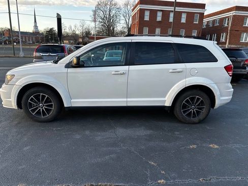 Used 2018 Dodge Journey SE w/ Popular Equipment Group image 4