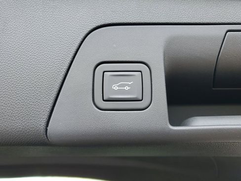 Certified 2023 Buick Envision Essence w/ Sport Touring Package FWD image 32