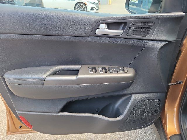 Used 2019 Kia Sportage LX FWD image 19