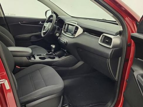 Used 2019 Kia Sorento FWD image 28