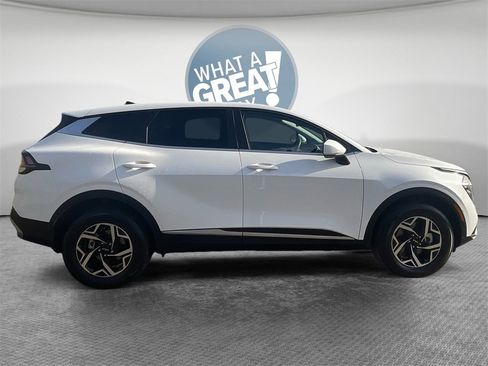 Certified 2023 Kia Sportage LX image 2