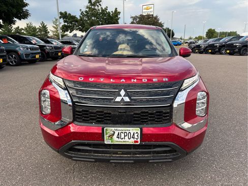 Used 2022 Mitsubishi Outlander ES AWD/4WD image 6