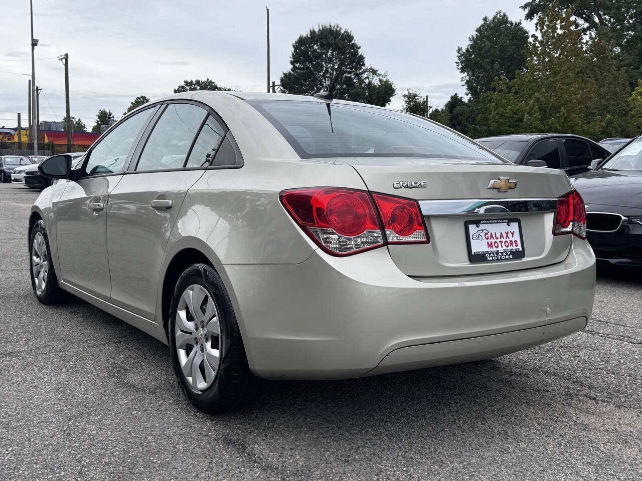 Used 2013 Chevrolet Cruze LS FWD image 4