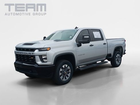 Used 2022 Chevrolet Silverado 2500 Custom w/ Custom Value Package image 3