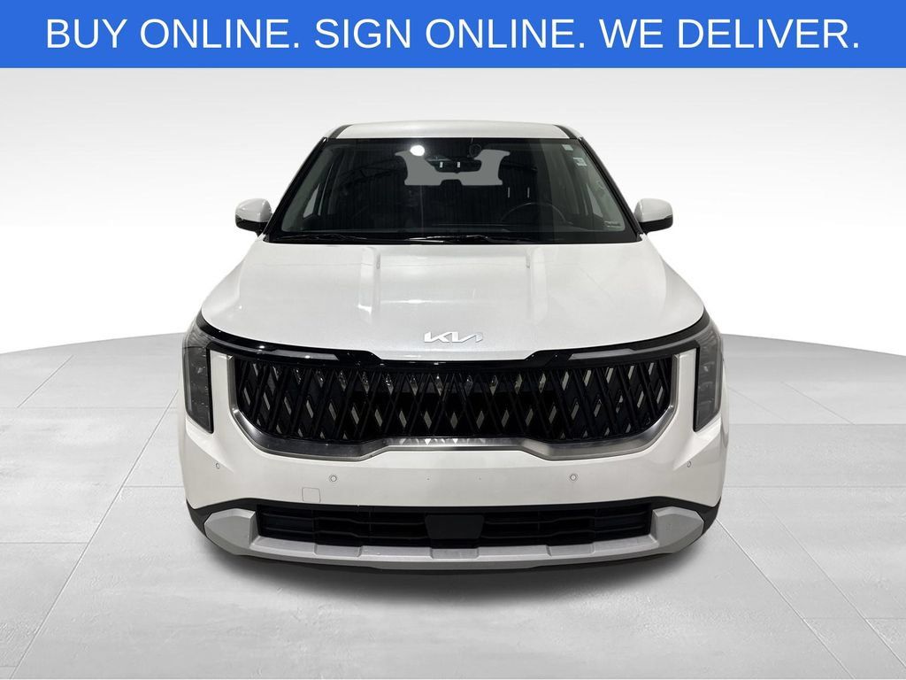 Used 2025 Kia Carnival FWD image 11