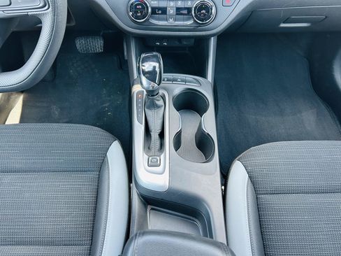 Used 2025 Buick Envista Preferred FWD image 19