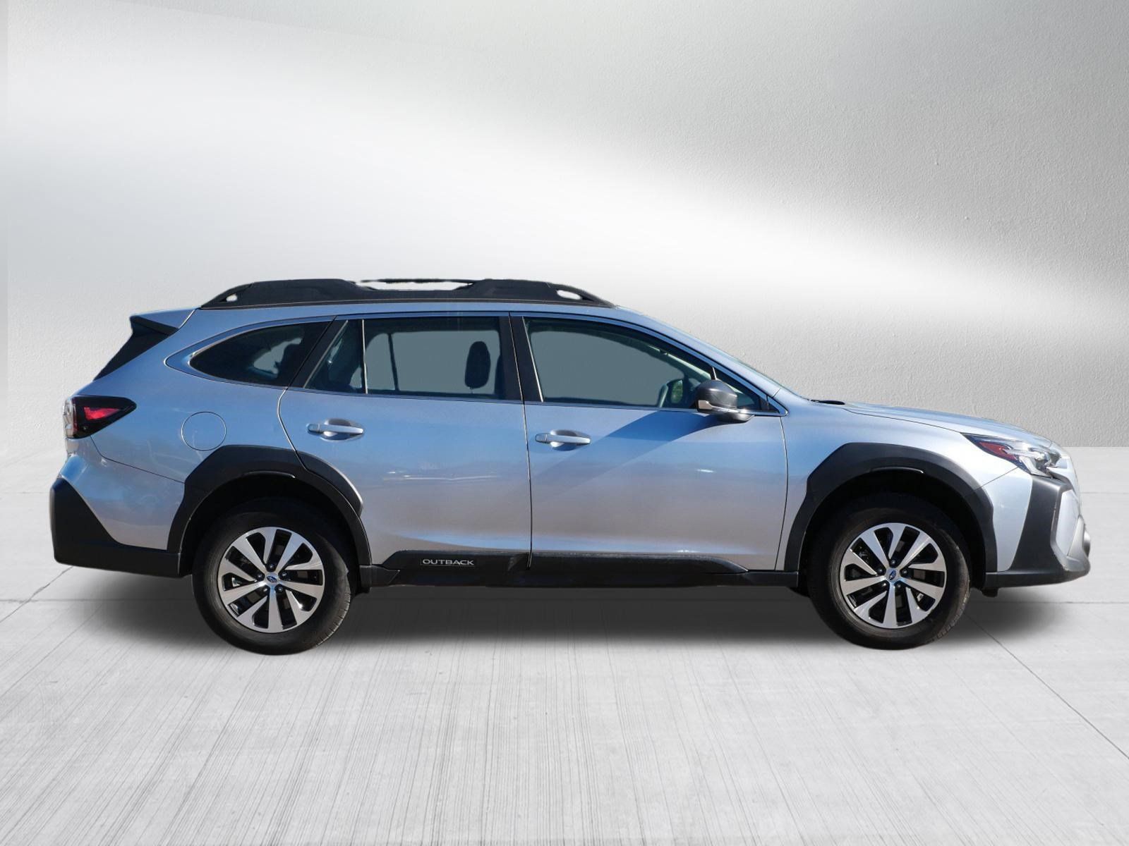 Used 2025 Subaru Outback Onyx Edition AWD/4WD image 8