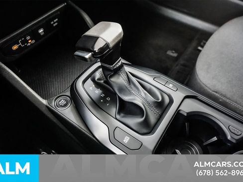 Used 2025 Kia K4 LXS image 39