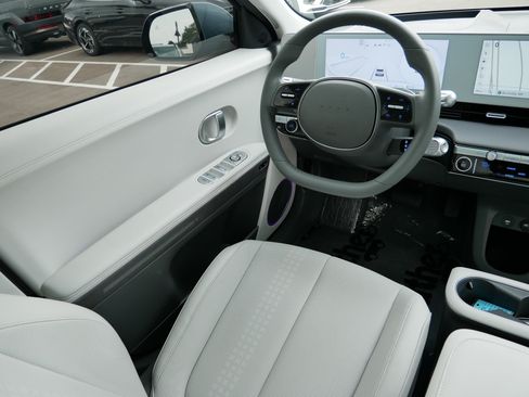 Certified 2024 Hyundai Ioniq 5 Limited AWD/4WD image 9