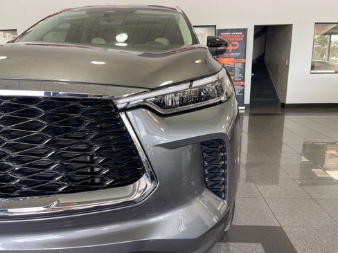 Used 2024 INFINITI QX60 Luxe w/ Vision Package FWD image 10