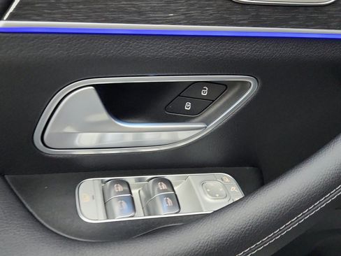 Used 2025 Mercedes-Benz GLS 450 4MATIC image 26