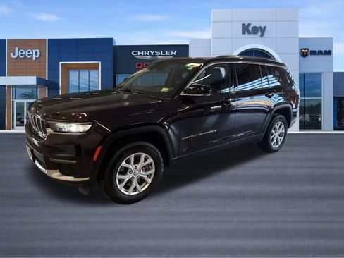 Used 2022 Jeep Grand Cherokee L Limited w/ Luxury Tech Group II image 2