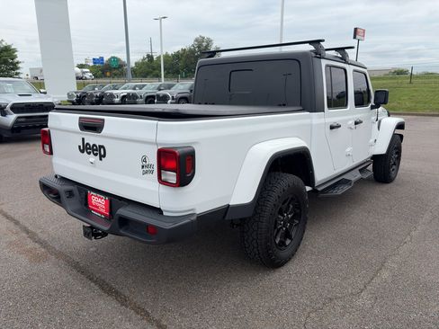 Used 2022 Jeep Gladiator Sport AWD/4WD image 5