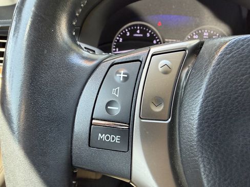 Used 2013 Lexus ES 350 w/ Premium Pkg FWD image 17