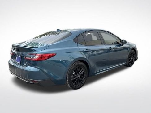 Used 2025 Toyota Camry SE FWD image 6
