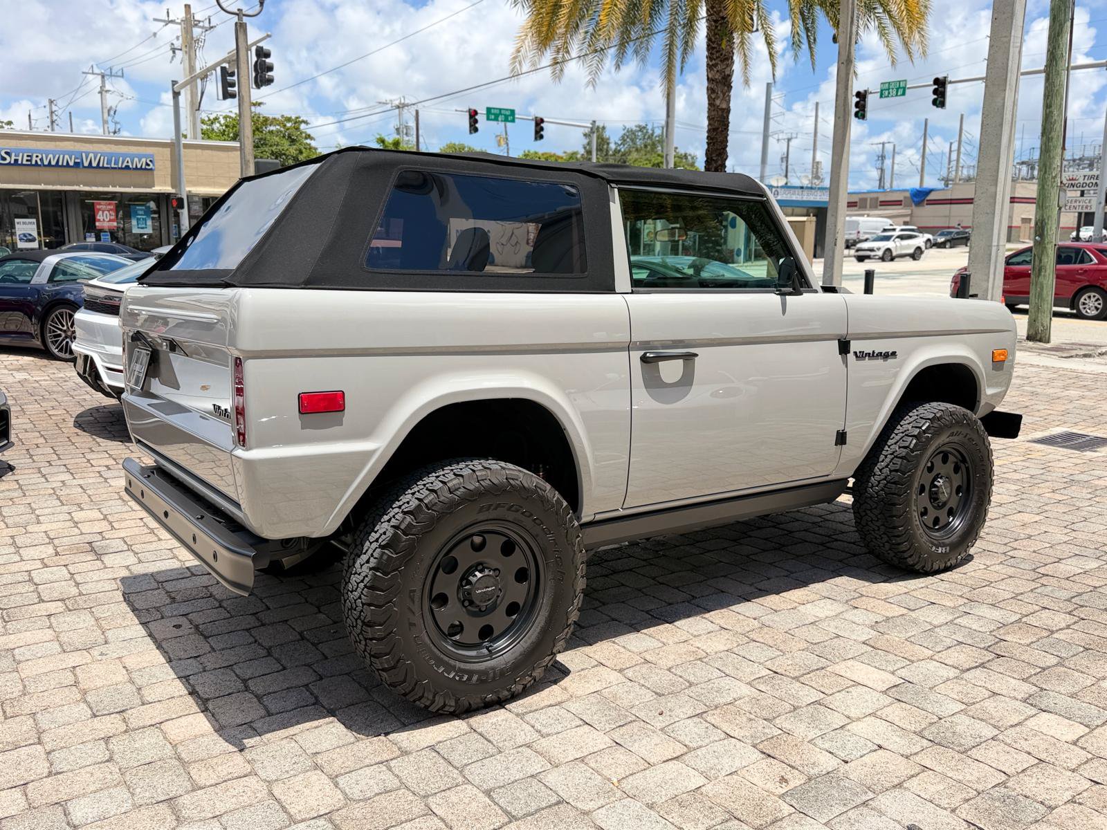 Used 2025 Ford Bronco Badlands AWD/4WD image 14