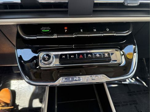 Used 2025 Lincoln Corsair AWD w/ Equipment Group 101A image 3