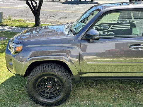 Used 2023 Toyota 4Runner TRD Off-Road Premium w/ Off Road Premium Plus Package AWD/4WD image 9