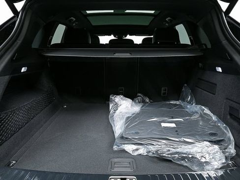 New 2025 Porsche Cayenne image 28