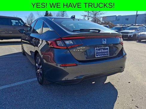 Used 2023 Honda Civic EX-L image 9