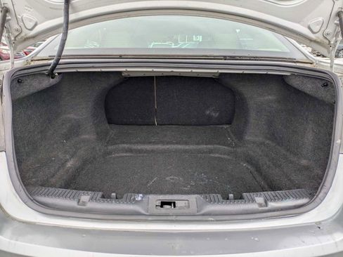 Used 2017 Ford Taurus SE image 28